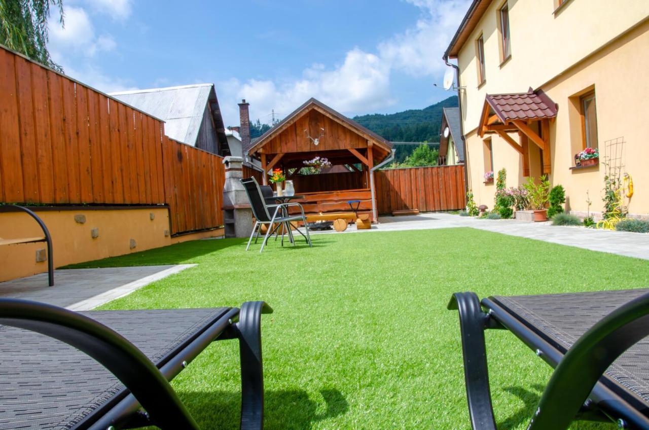 Turistická Ubytovňa Osada Liptovská Osada Esterno foto