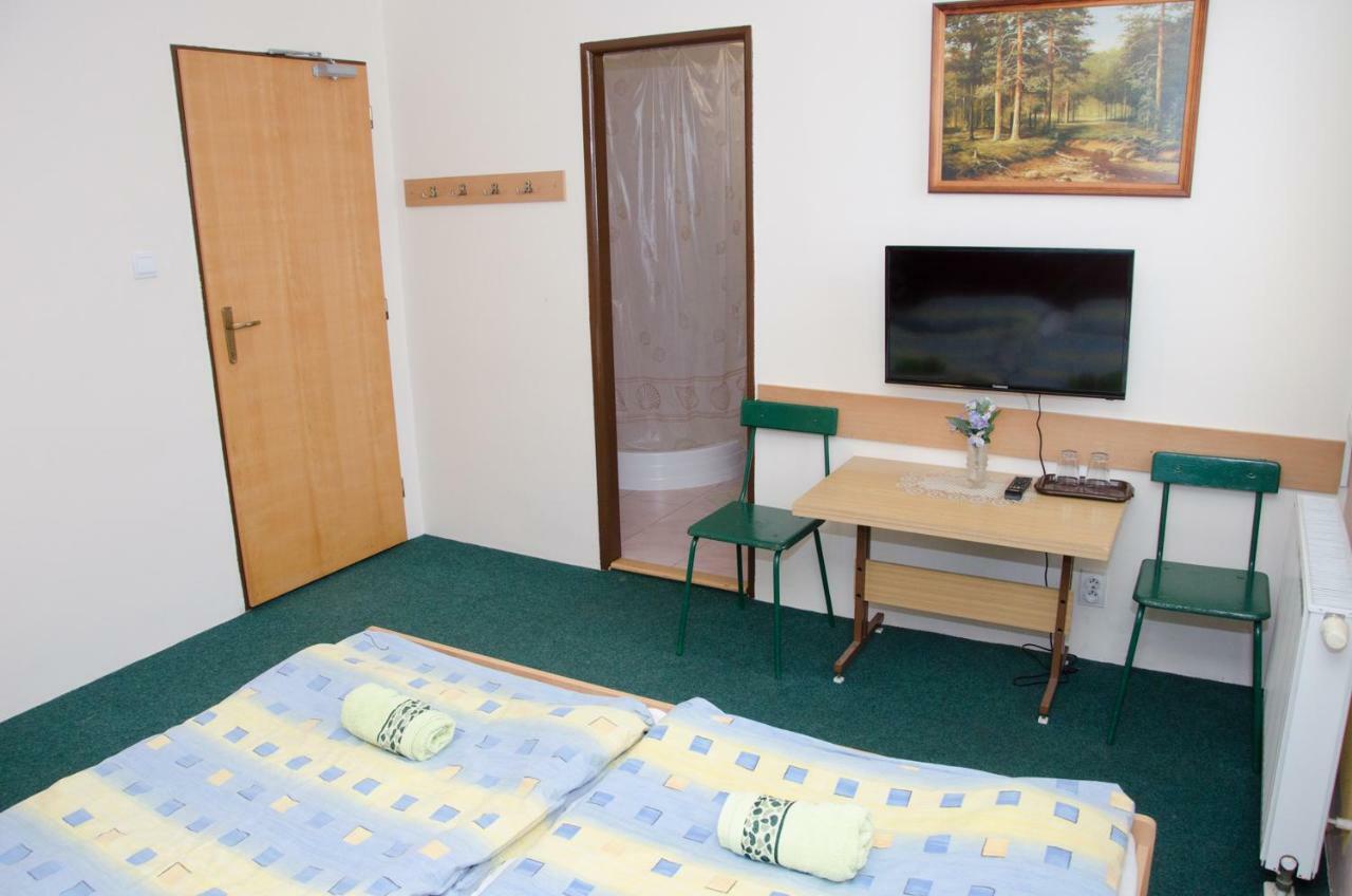 Turistická Ubytovňa Osada Liptovská Osada Esterno foto